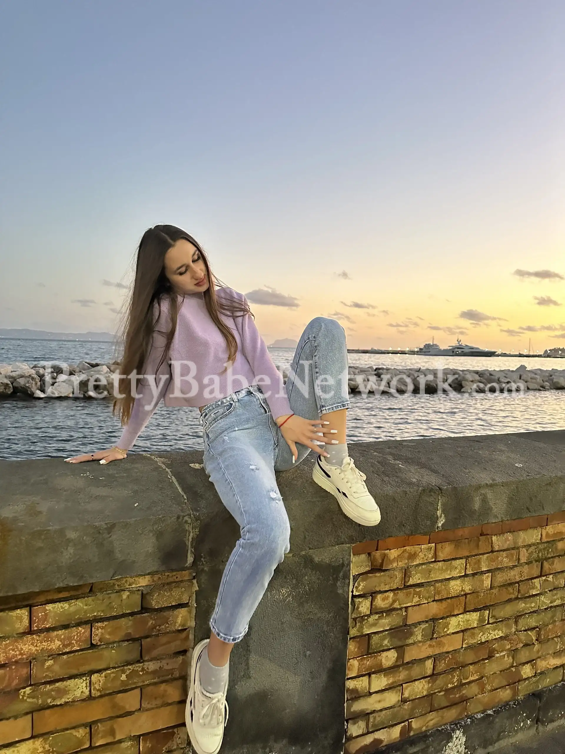 Romanian Hottie Ioana—Greater Noida Model Escort for Personalized Dating Experience