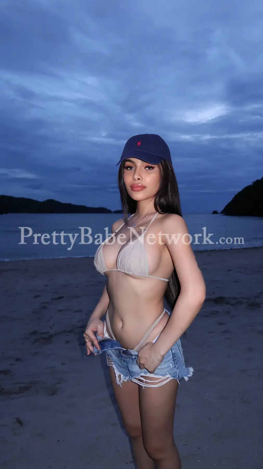 Your Colombian Goddess Luciana has Just Arrived in Jor Bagh, Delhi