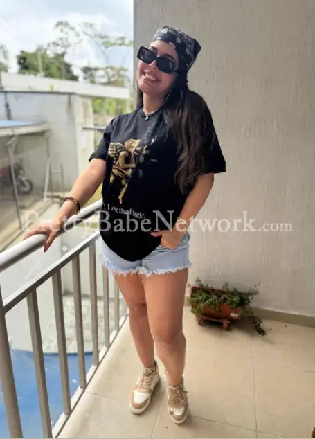 Indian Sassy Roshni—A Glorious Fashion Model for International Travel or Sex Companion