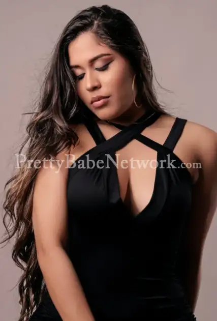 Indian Sassy Roshni—A Glorious Fashion Model for International Travel or Sex Companion