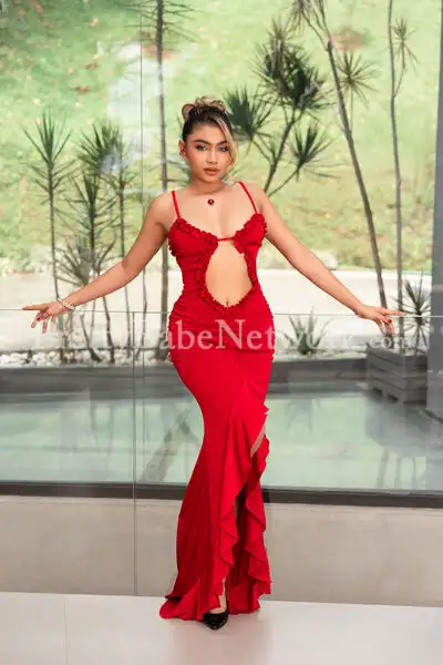 Hottie Call Girl Alessandra—Petite Russian Escort in Gaur City for High-Grade Companionship Services