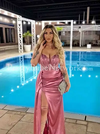 Russian Escort Girl Alexandra for Adventurous Sex or Dating