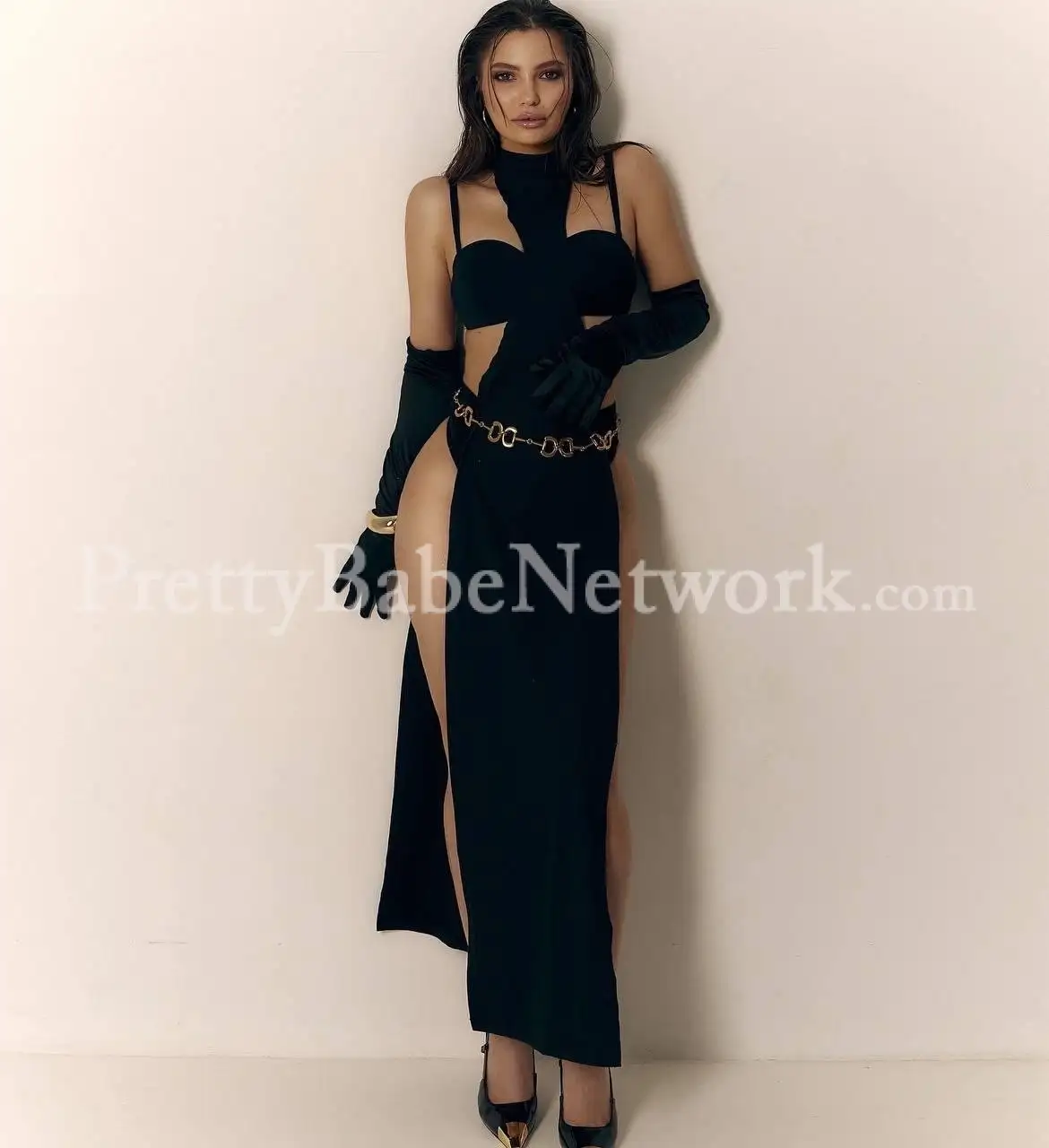 Ariel, a young Russian escort available for paid companionship & sex work in Indiranagar, Bangalore