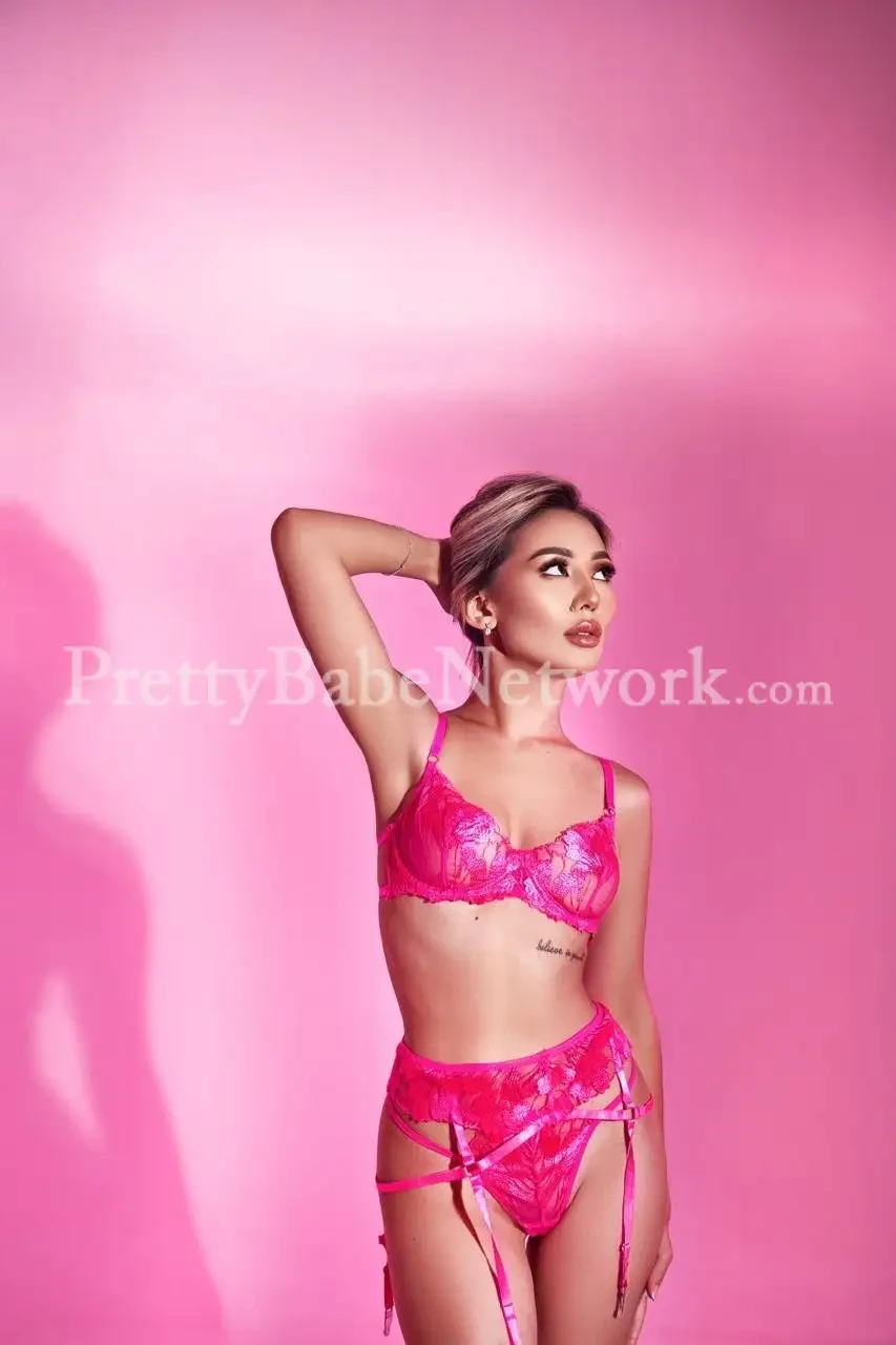 I Arisha- Your Latina Russian Escorts in Gurgaon Sector 42, Ready for Intimate Hookups