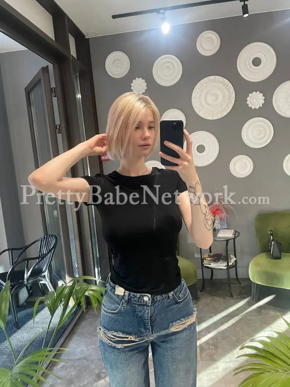 Cute and Slender Gaur City Russian Escort Darya for Lovemaking