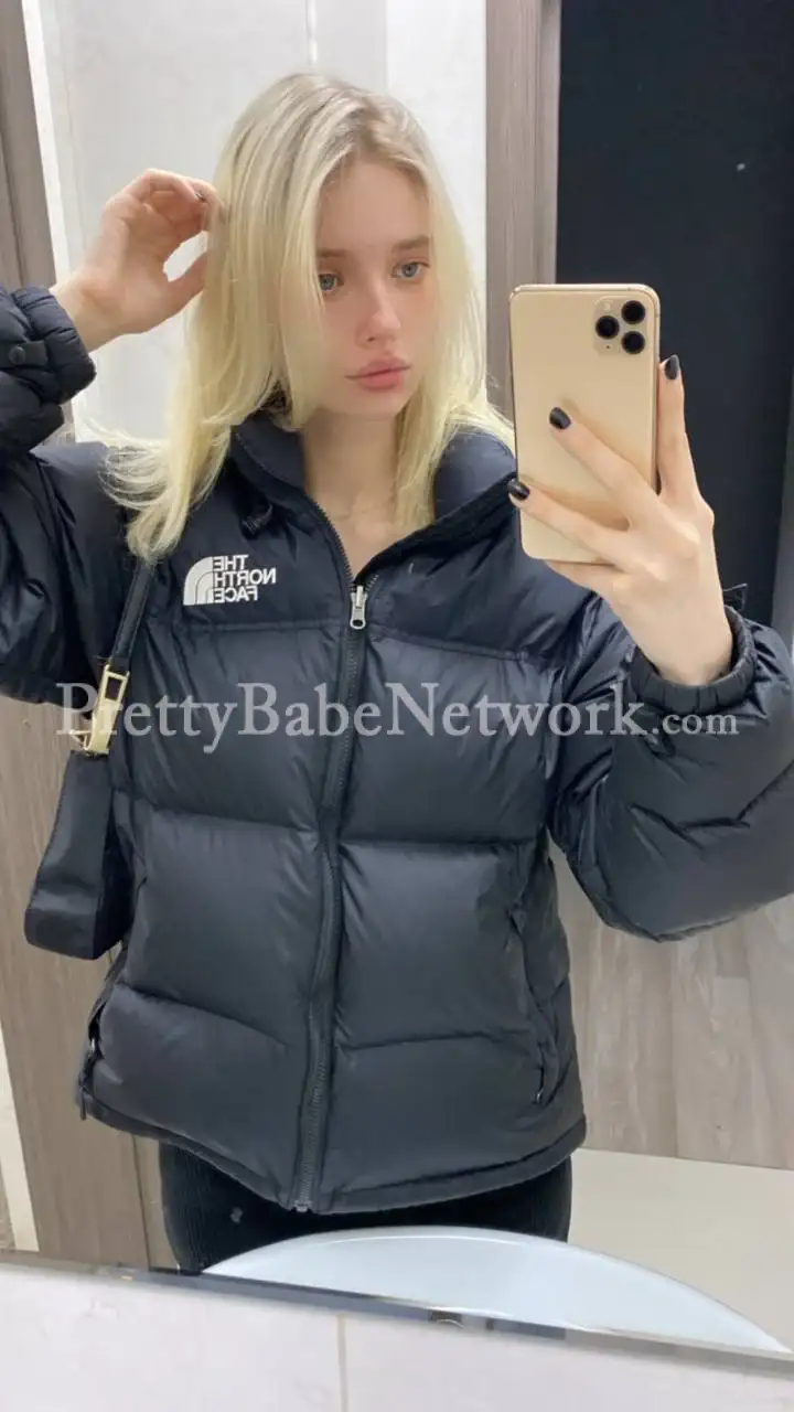 Cute and Slender Gaur City Russian Escort Darya for Lovemaking