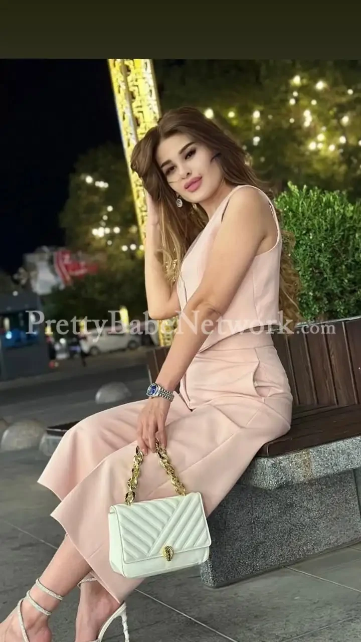 This is Dominika Russian Escort Staying in Trident 5* Hotel, Gurgaon