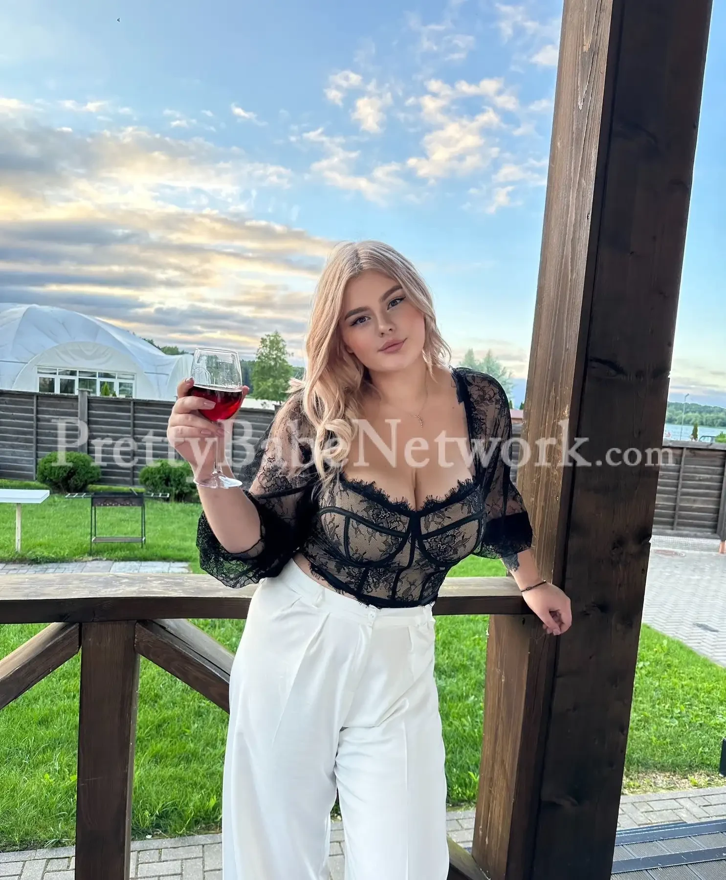 Katie—Busty Blonde Russian Escort in Noida Sector 27