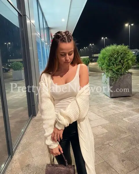 Kelly—Superhot Independent Russian Escort for Open Date & GFE