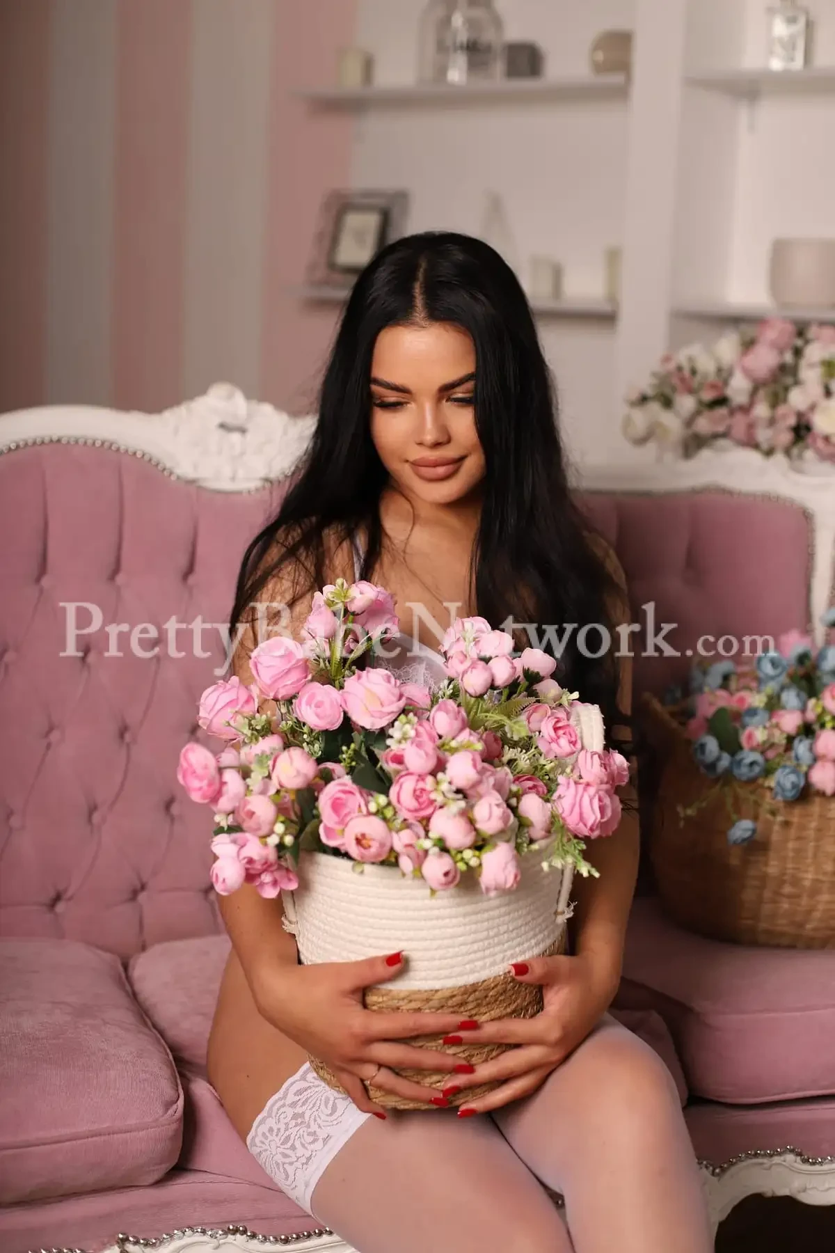 Larisa- Russian Escorts in Park Street Kolkata, Luxury Sex Service Comes With Me