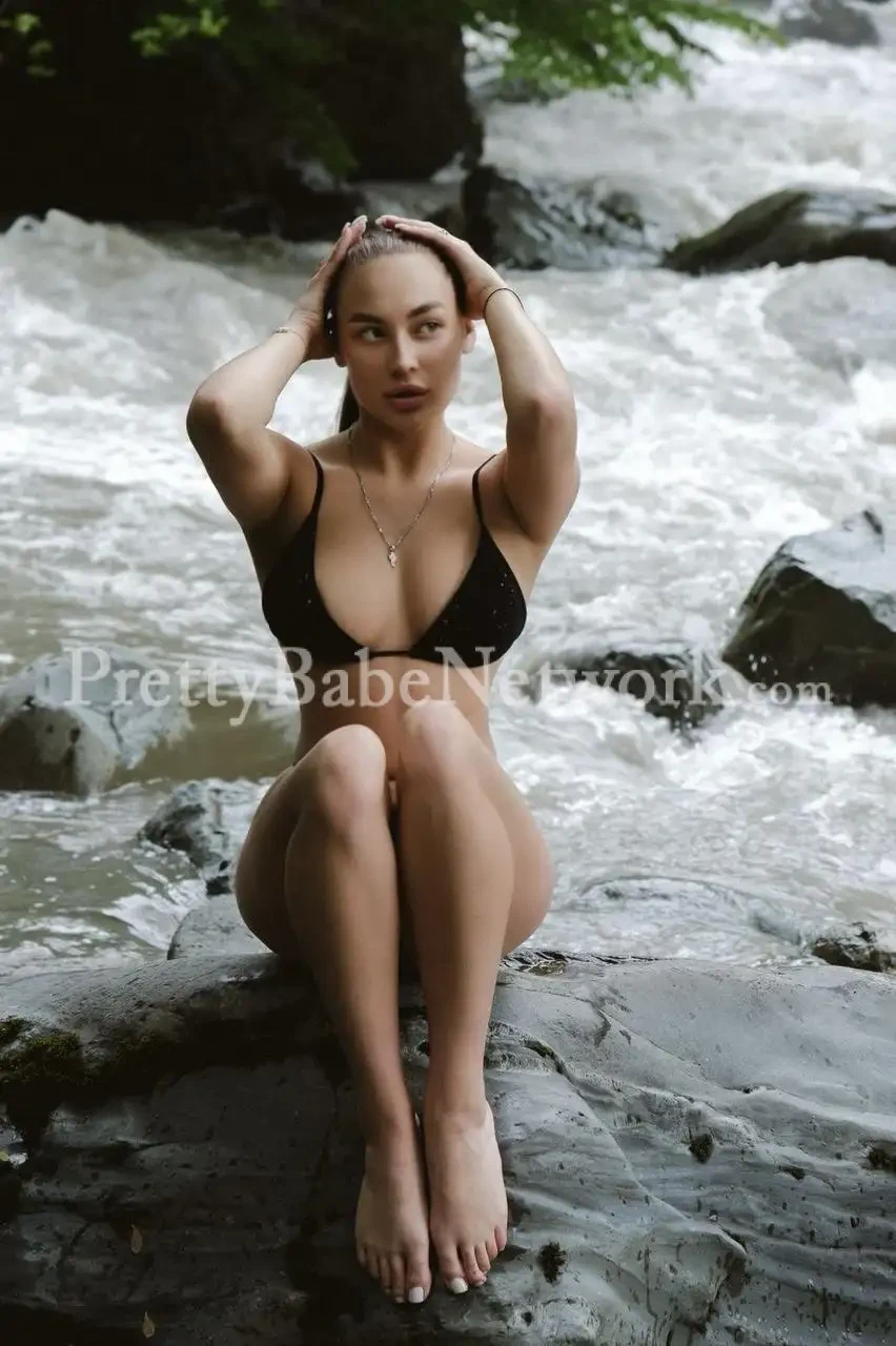 I am Lora- Russian Escort in Ethnotel Hotel, Kolkata! Expert in Oral Sex