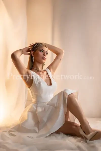 Sumaya - Russian Escort in Gurgaon for the First Time! Holiday Inn Hotel