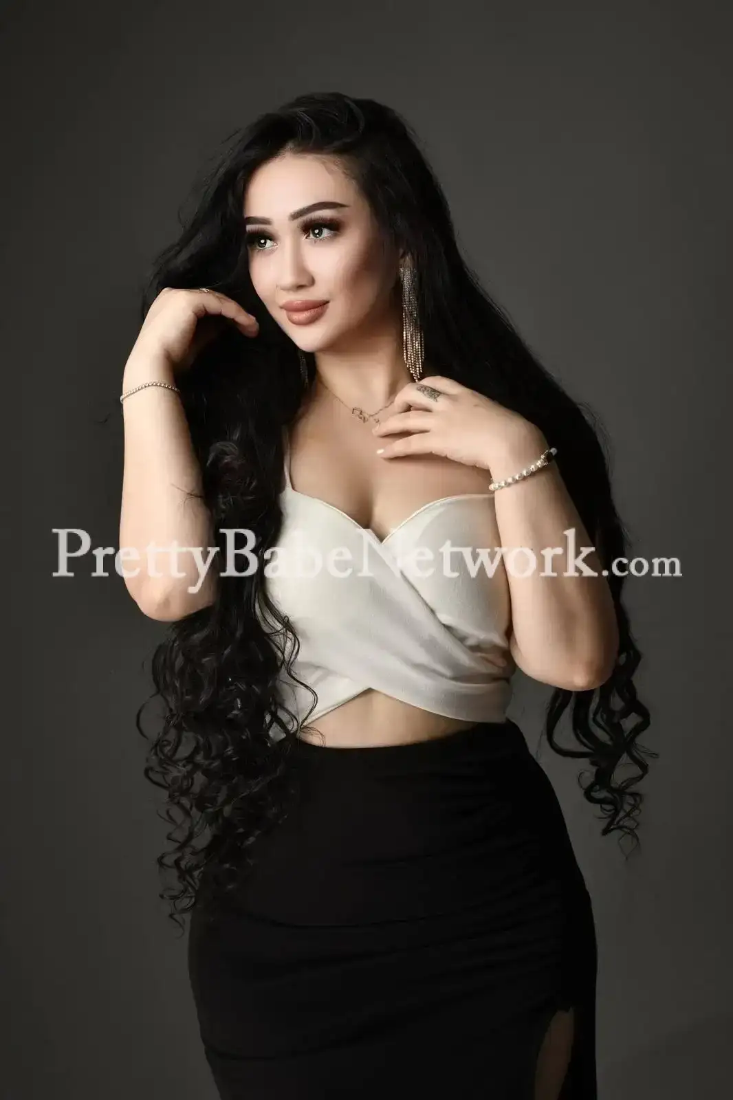 Hi, my name is Svetlana, a sexy Russian escort in Halasuru, your Rental Girlfriend
