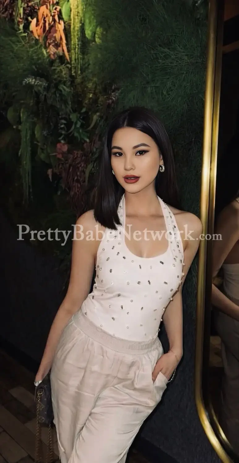 I am Svetlana, Young Tall 19-Year-old, new in This City - Russian Escorts in Bangalore