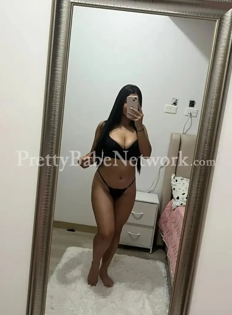 Colombian Escort Antonella for Lovemaking Sessions