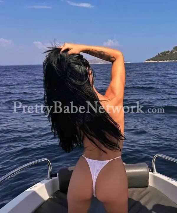 Hire Greater Noida VIP Escort Himani for International Travel and Sex Companion