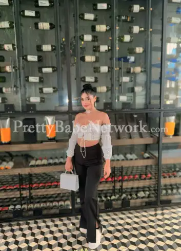 Choose VIP Escort Girl Sukriti to Make Your Leisure Luxurious