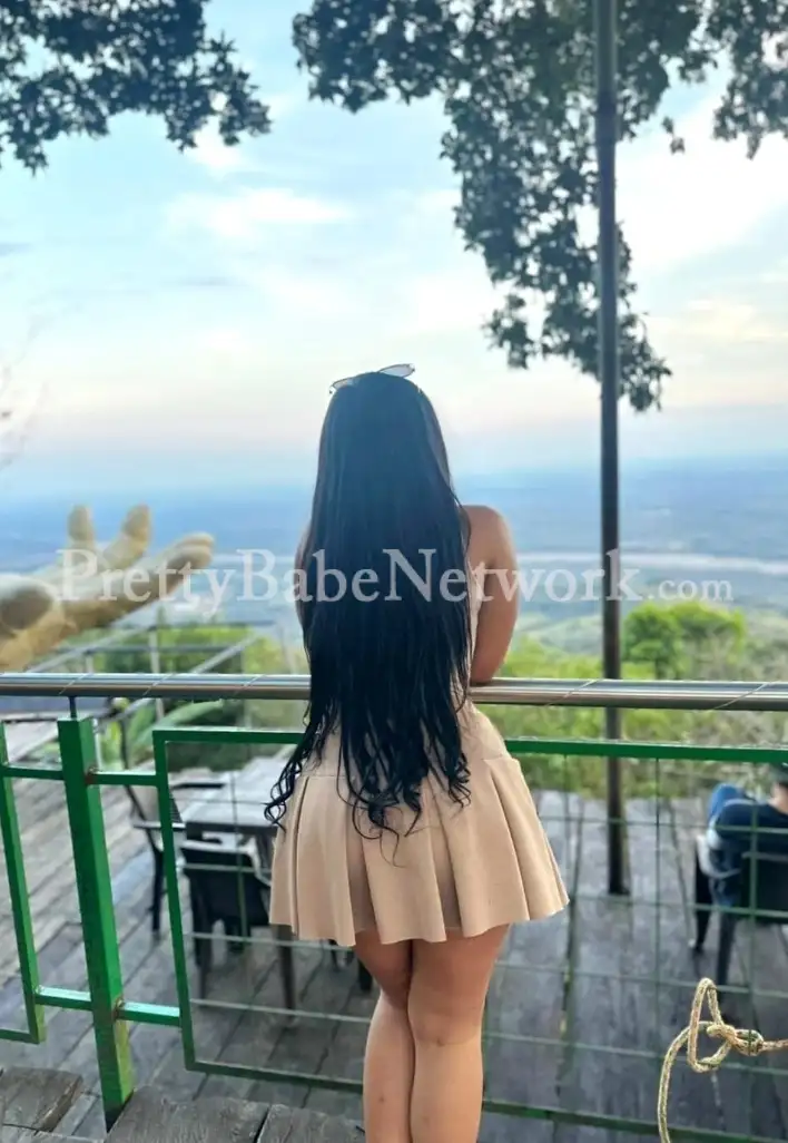 Valentina—VIP Escort Girl From Colombia Available in Noida Phase 1
