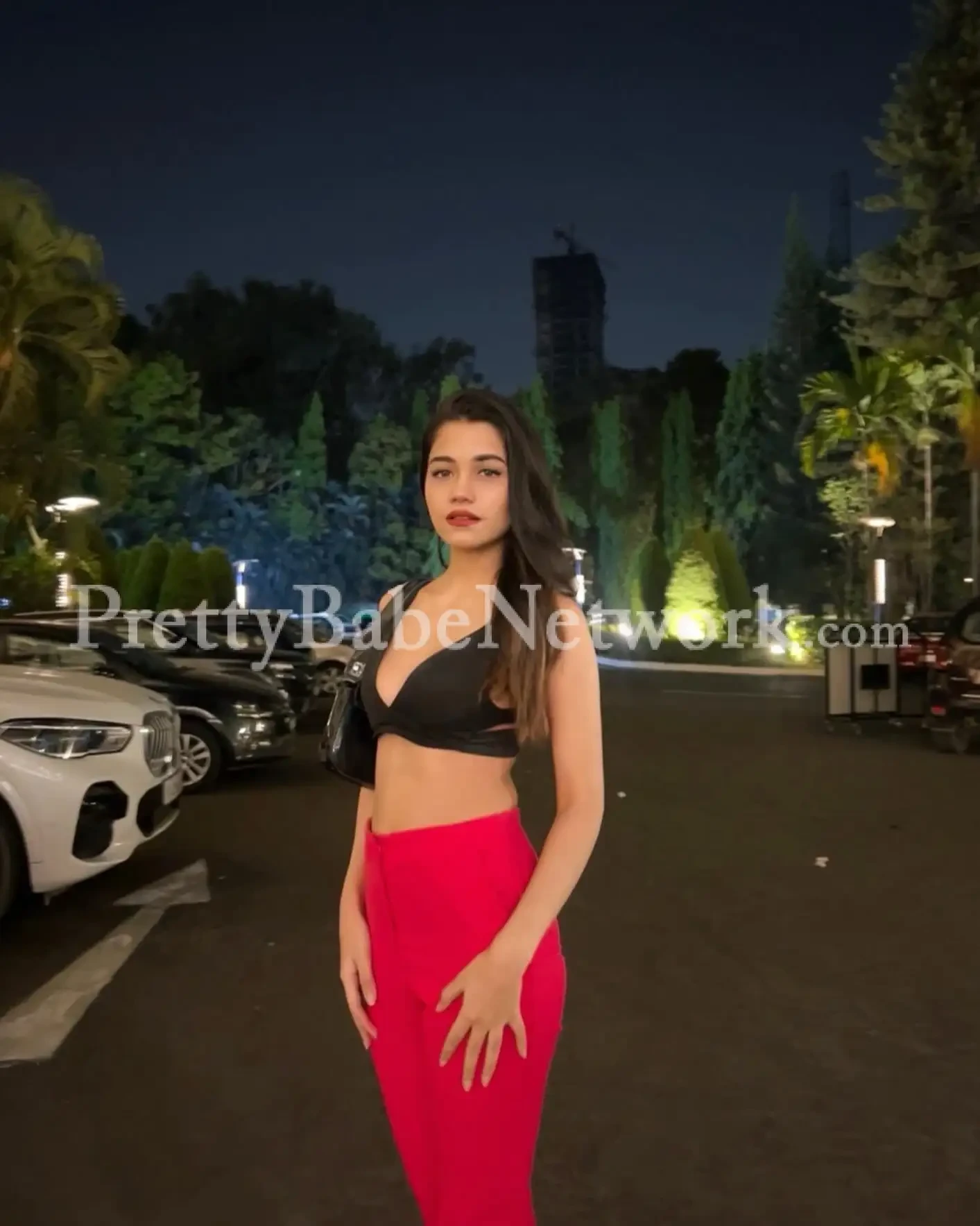 I'm Inaya, a 22-year-old Independent escort at Radisson Blu Hotel Dwarka. I'm available for GFE