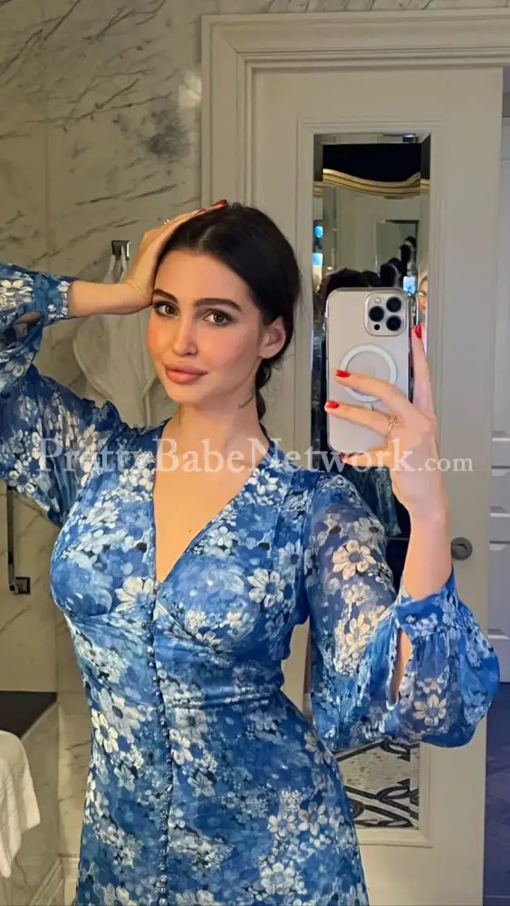 High-Class Escort Girl Jenny from Mumbai for Premium Erotic Services Only