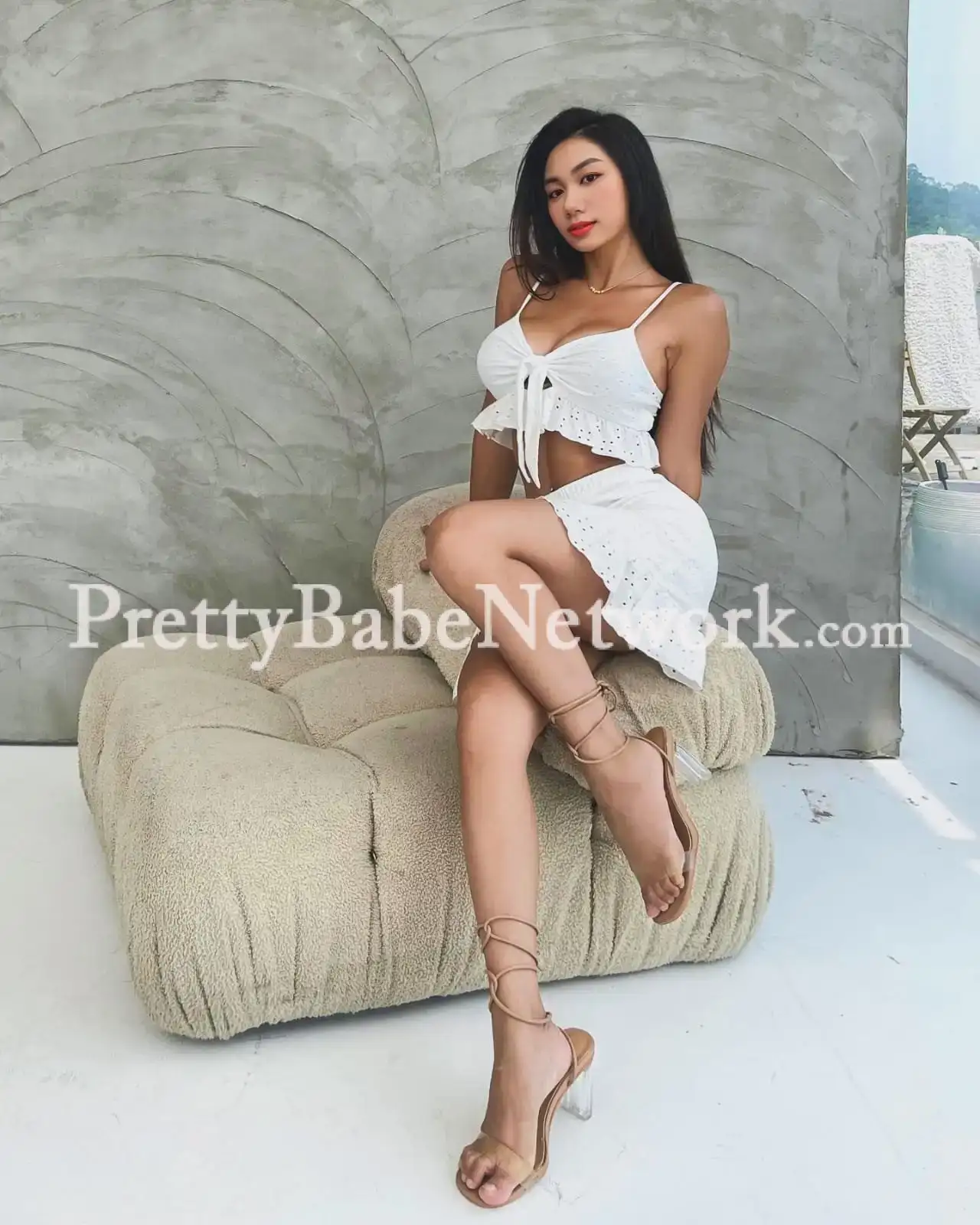 Meet Sarika, a high-class Nepali escort in a hotel near Connaught Place, Delhi