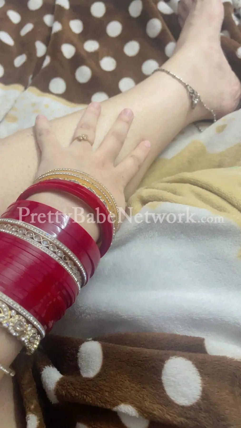 Chandrika- Bhabhi Escort Living Alone in Kolkata! Fulfill Your Stepmom Fantasies