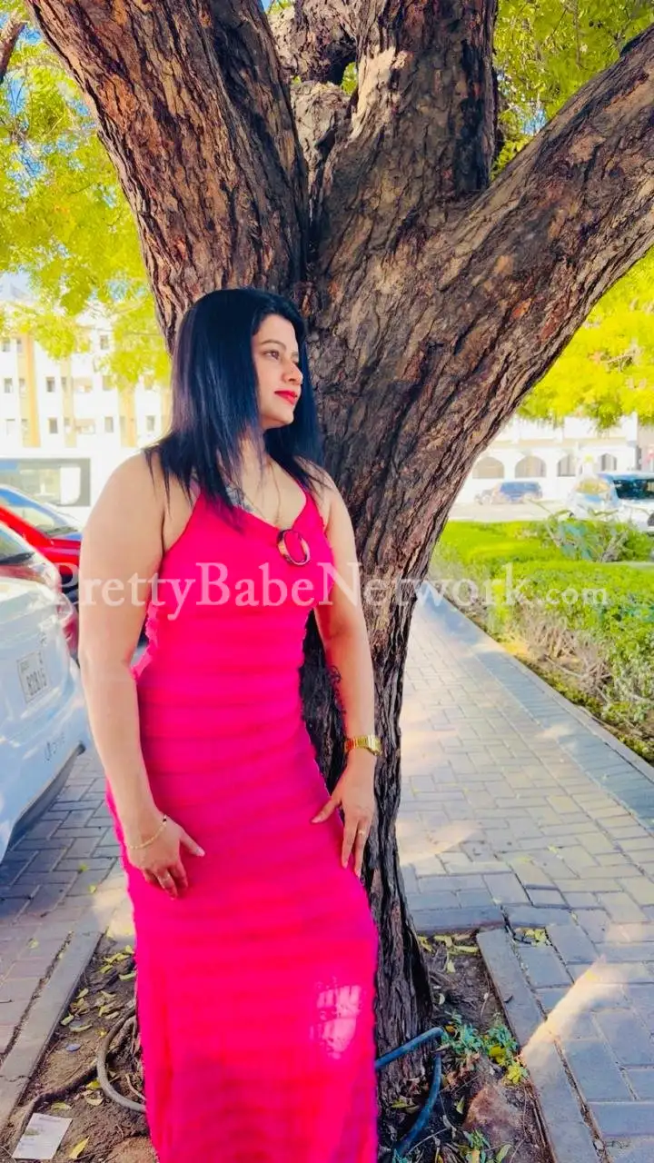 Deepa- Housewife Escort New in This near Ambience Island, Gurgaon! Come for Anal