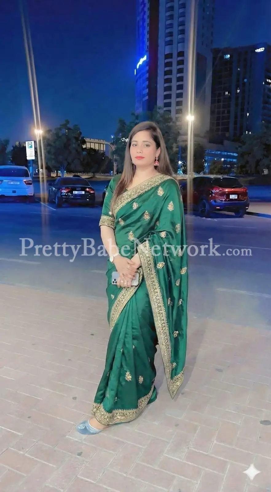 Open for All Men! Kamini Housewife Escort in DLF Phase 3, Gurgaon for Intense Orgasm