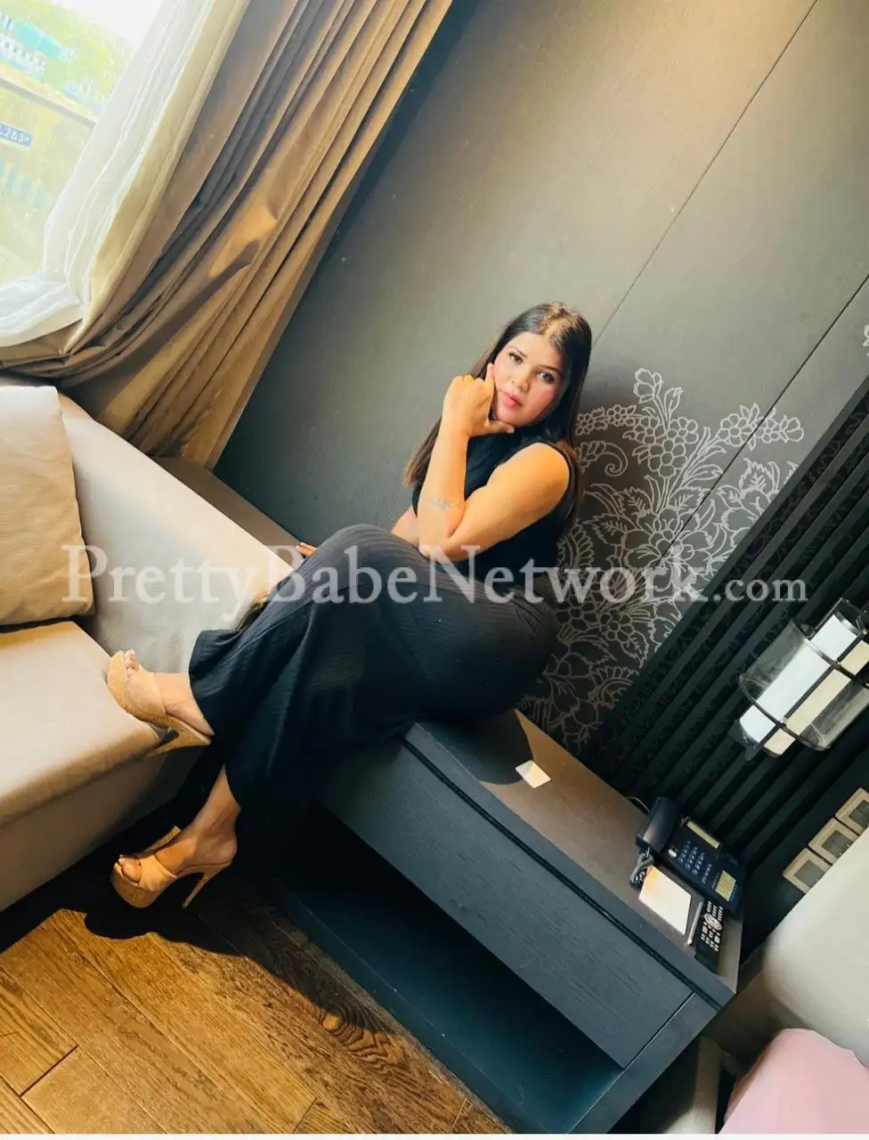 Voluptuous Gurgaon Bhabhi Escort Keerti Ready For an Intense Sex With You