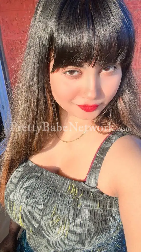 I'm Madhuri, Independent Housewife Howrah Escort! Only Serious Clients