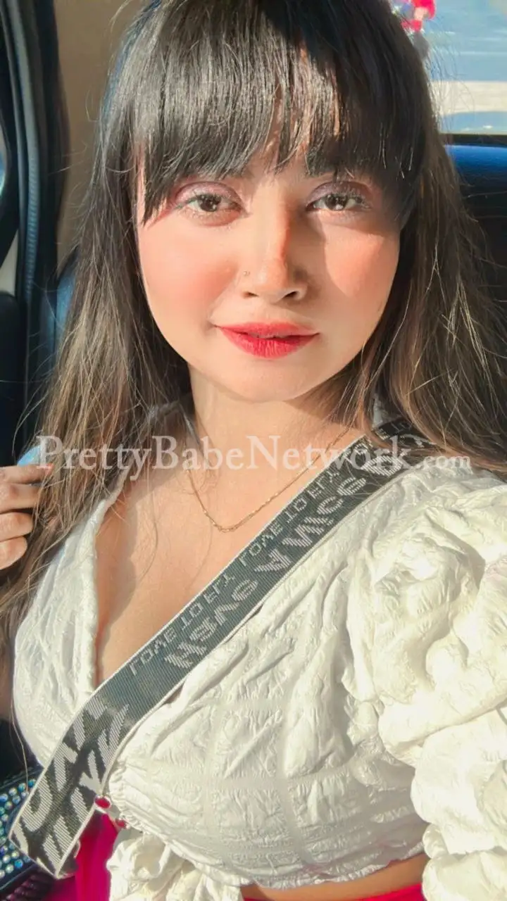 I'm Madhuri, Independent Housewife Howrah Escort! Only Serious Clients