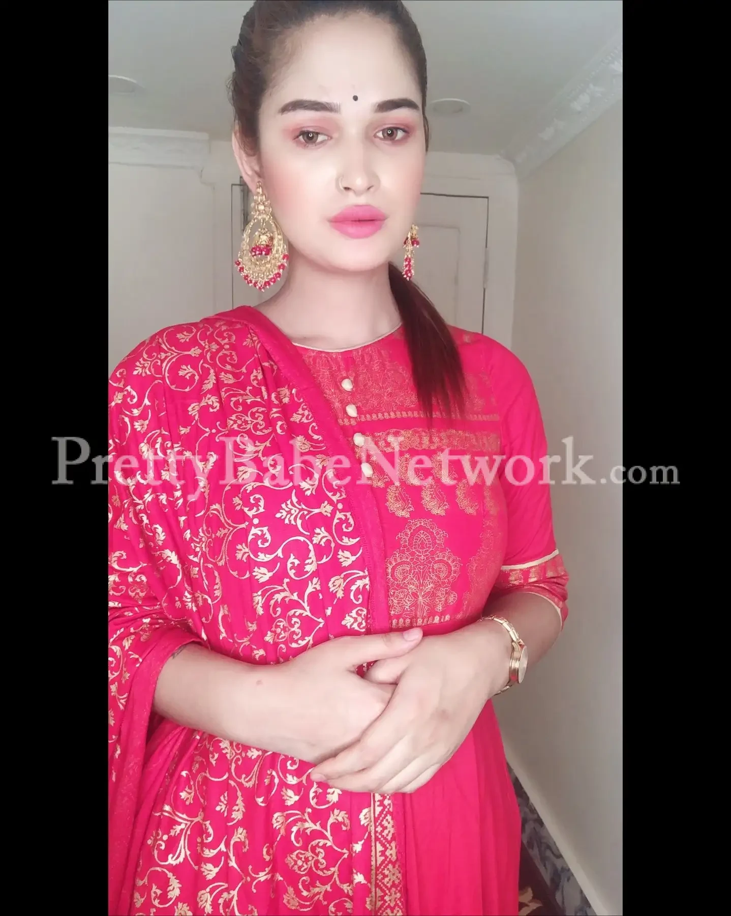 Housewife Escort Malini in Kolkata is Here to Satisfy All Your Libidos