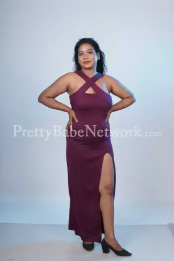 Beautiful and Young Bhabhi Manyata—Housewife escort in Noida Sector 137