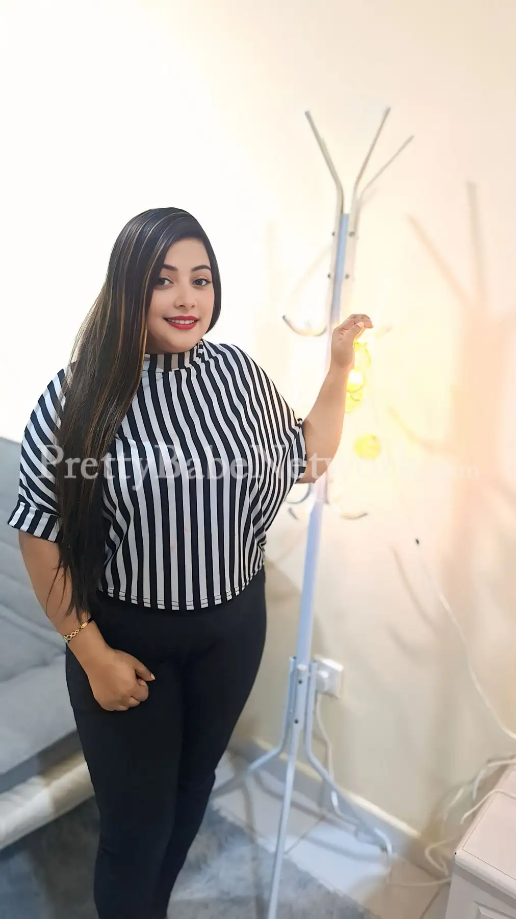 Best 69 Sex & Blowjob! Busty Housewife Escort Maya - Incall Chowringhee, Kolkata