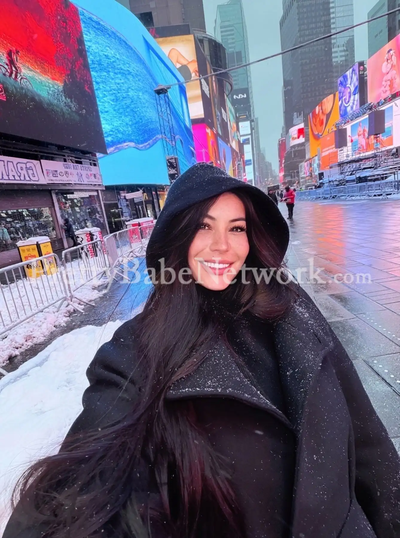 Call Mayah for Massage & Kinky Sex Meets! Milf Thai Escort in Roland Hotel, Kolkata