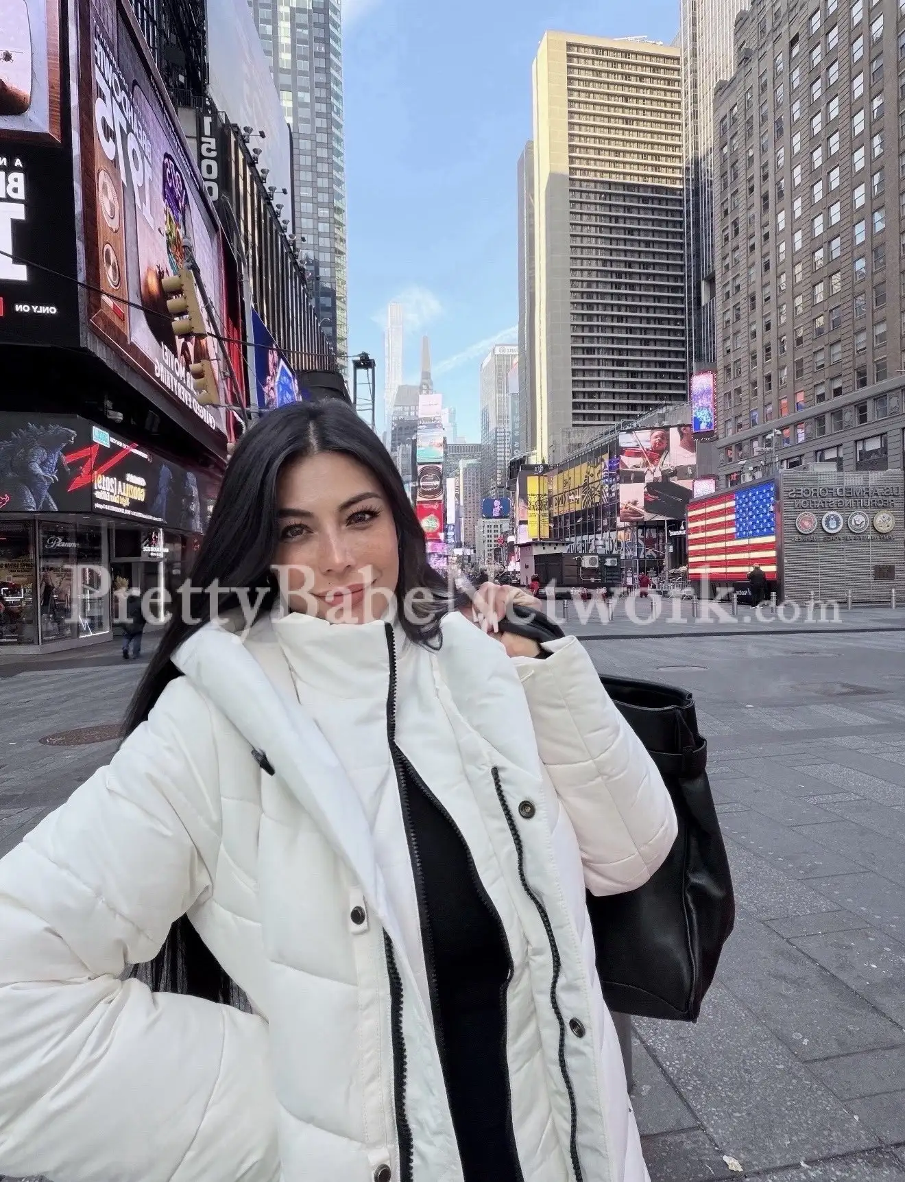 Call Mayah for Massage & Kinky Sex Meets! Milf Thai Escort in Roland Hotel, Kolkata