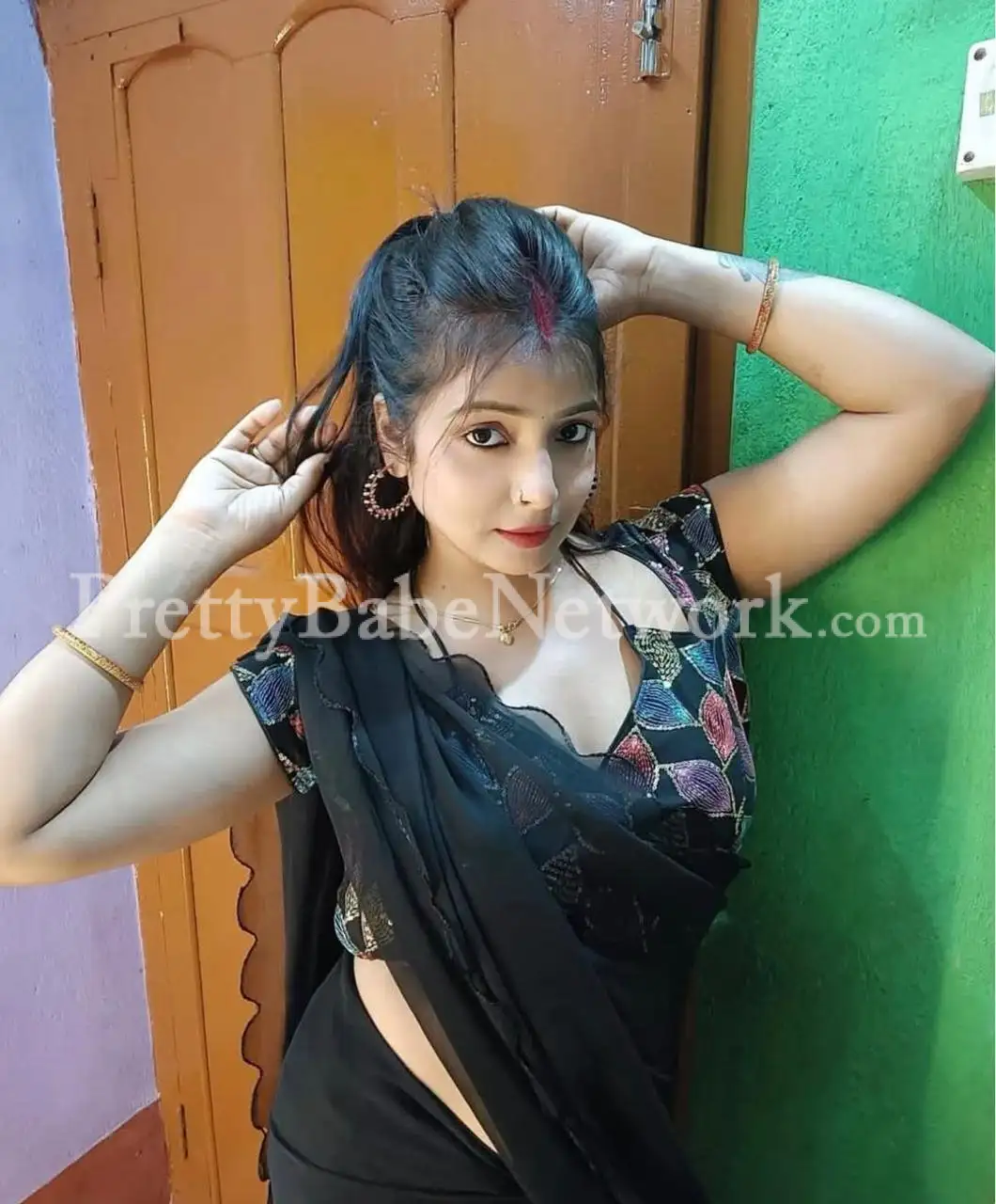 Most Favorite Bengali Housewife Escort in Your Town Kolkata, Minakshi