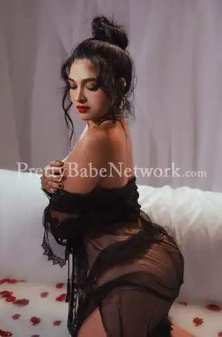 Modern Housewife Poonam—Mature Escorts in Mira Bhayandar, Mumbai