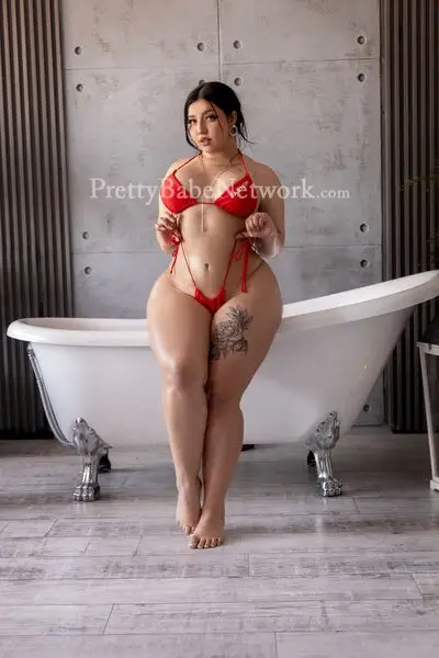 Escort From London Harriet Available for Weekend Sex Near JW Marriott Hotel, Kolkata