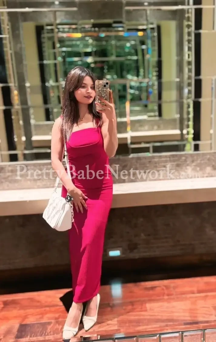 Call or WhatsApp Me! Model Escort Staying in Siamton Inn Hotel Kolkata