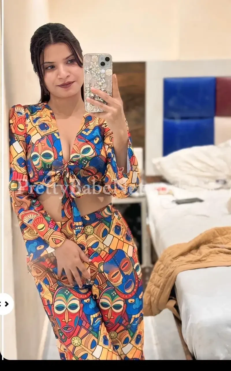 Call or WhatsApp Me! Model Escort Staying in Siamton Inn Hotel Kolkata