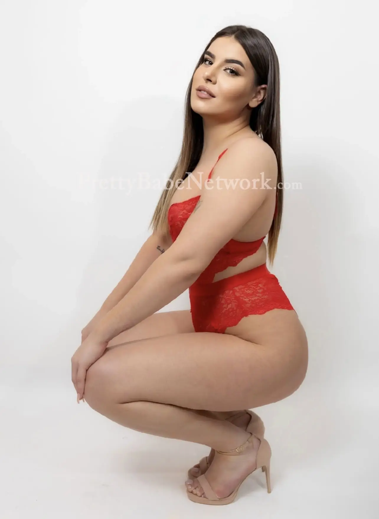 Young Escort Amira is Ready to Indulge in Steamy Sexual Encounters