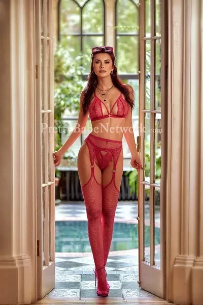 Slim and Sexy Blonde Russian Escort Eiva for Intimate Night in Kolkata