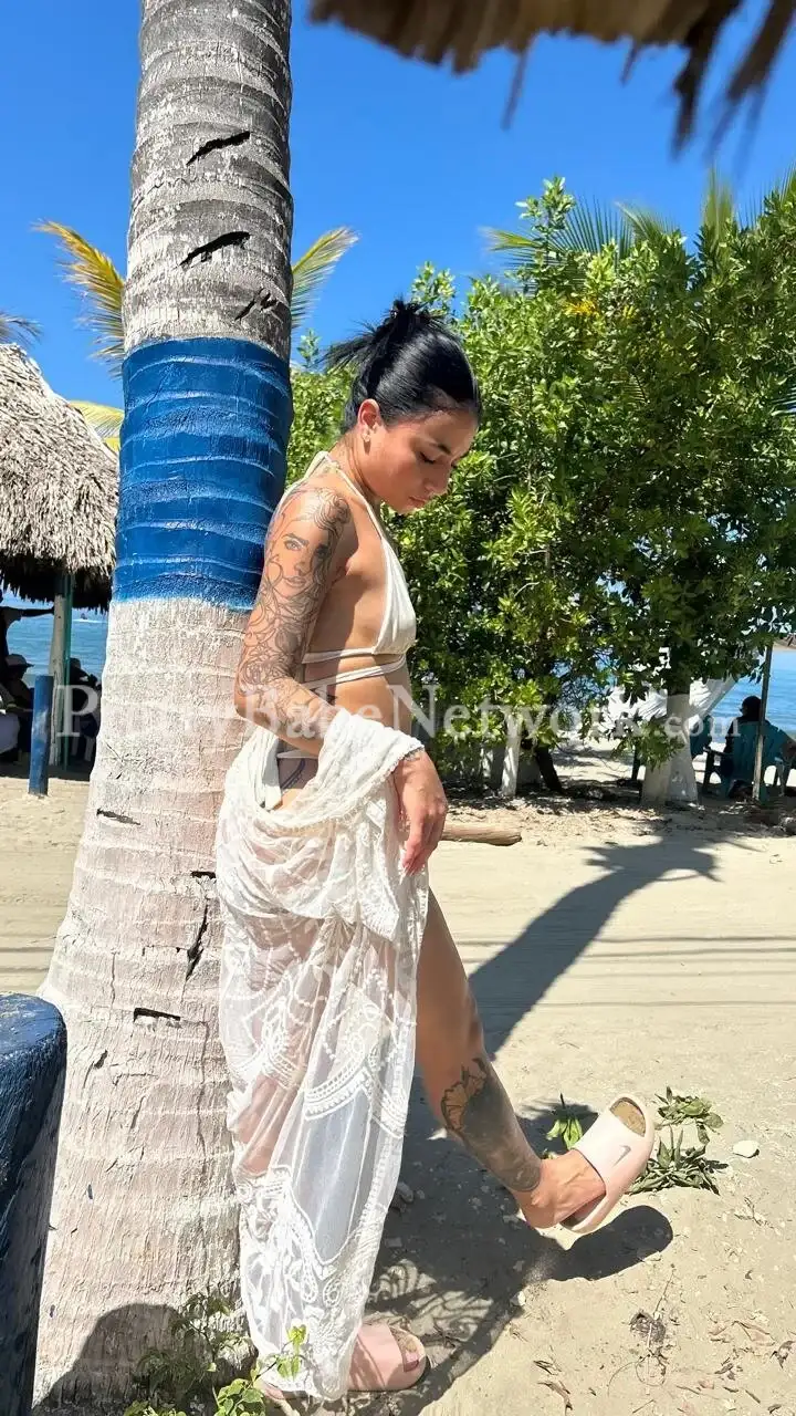 Tattoo Girl Yashika—An Erotic Juhu Escort for Beach Fun and Secret Sex