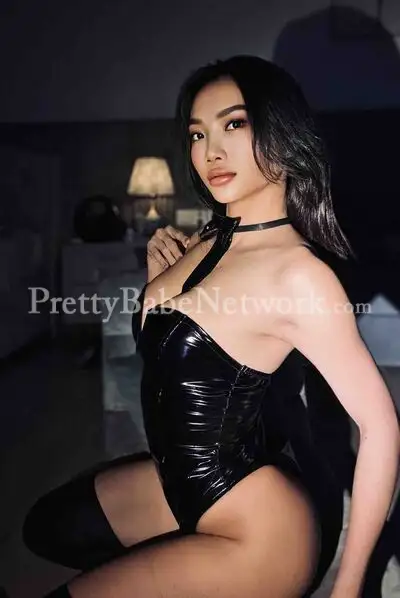 Indian Actress Escort in Kolkata Aahana in Lemon Tree Premier Hotel