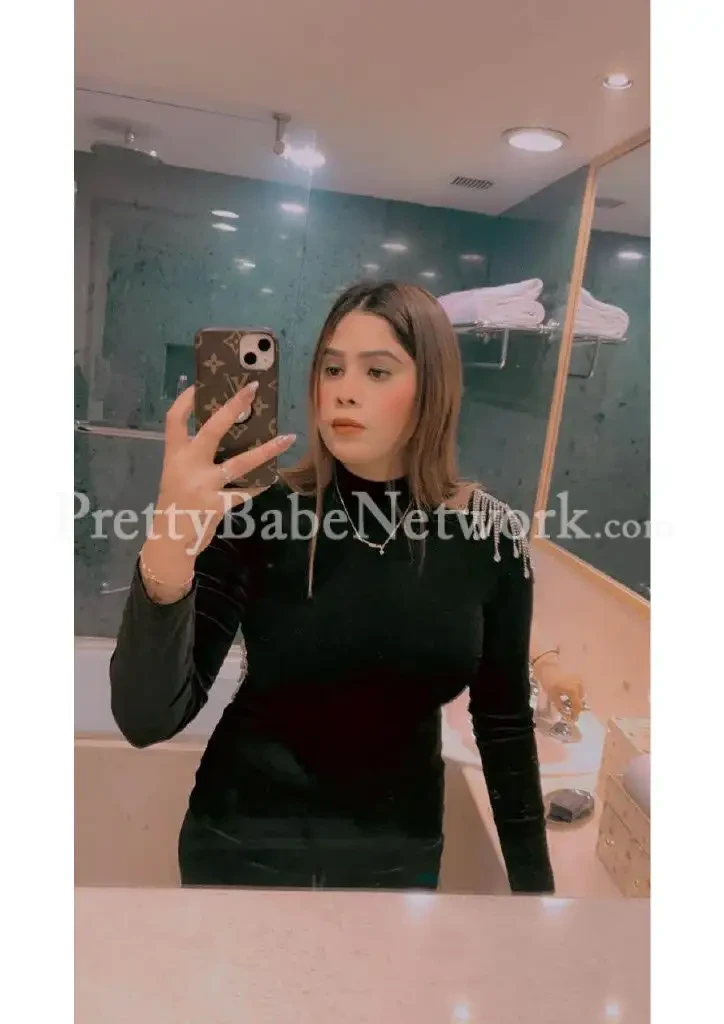 Aashika This Side! A Model Cum VIP Call Girl in Dunlop, Kolkata Incall & Outcalls