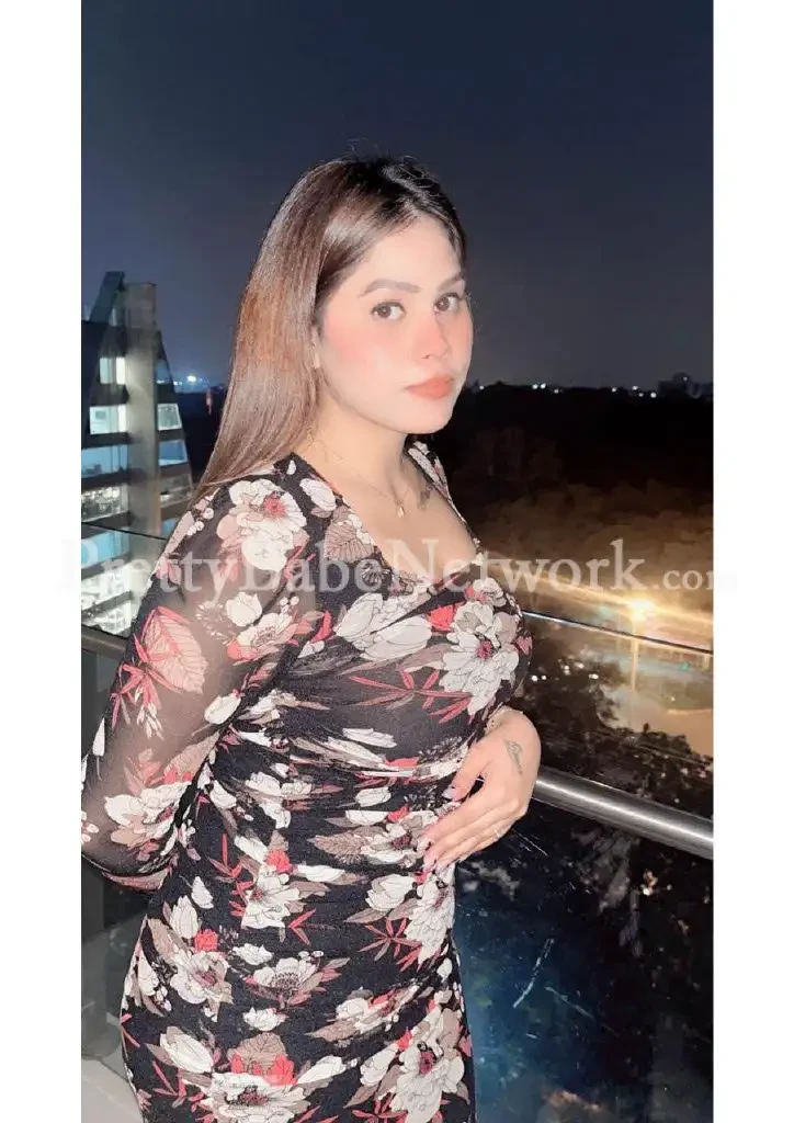 Aashika This Side! A Model Cum VIP Call Girl in Dunlop, Kolkata Incall & Outcalls