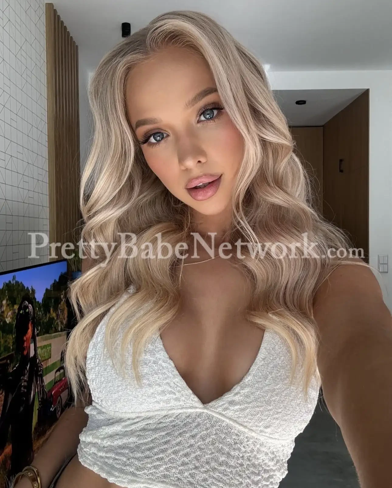 Meet Belarusian Escort in Vivanta Hotel, Kolkata Sviatlana for High-Class Lovemaking Sessions