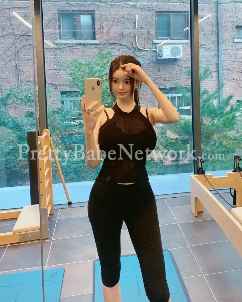 Make a Booking Today to meet a Chinese Call Girl in 5-Star Hotels near Lal Bagh, Bangalore