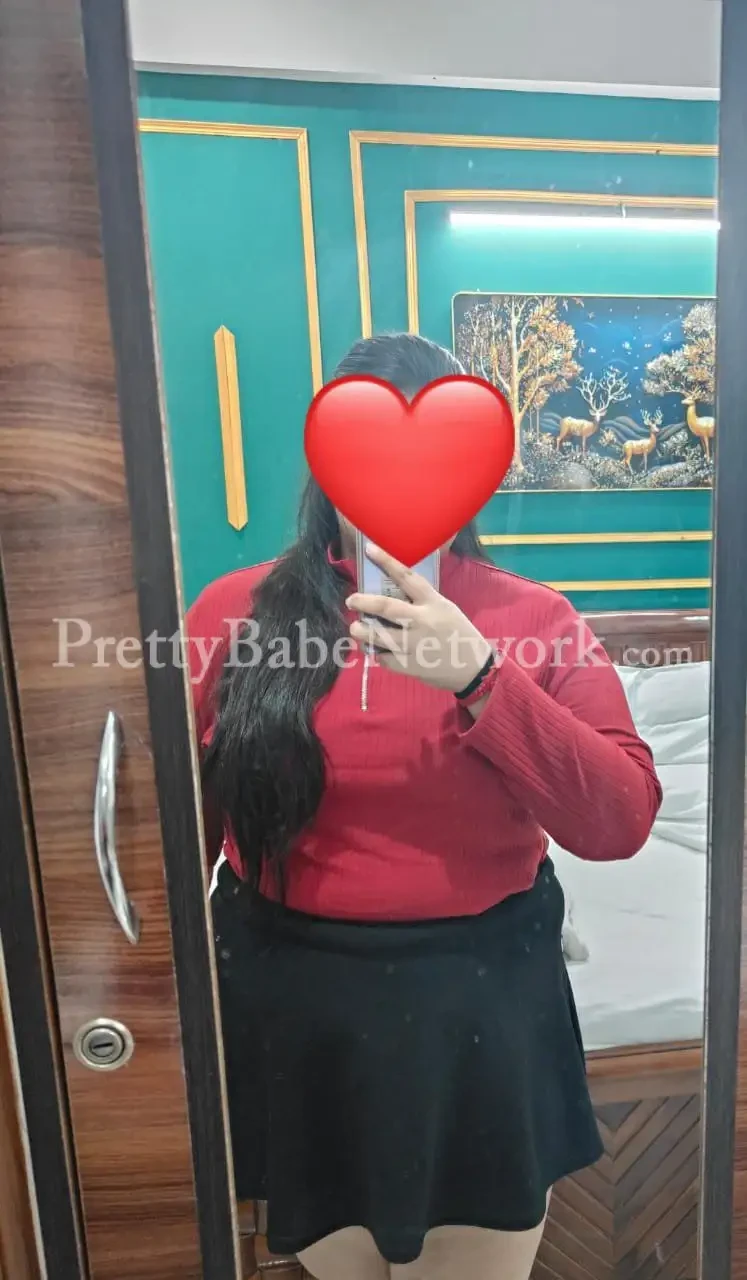 I'm an independent escort in Delhi - available for only outcall, cam session, and real sex meetup